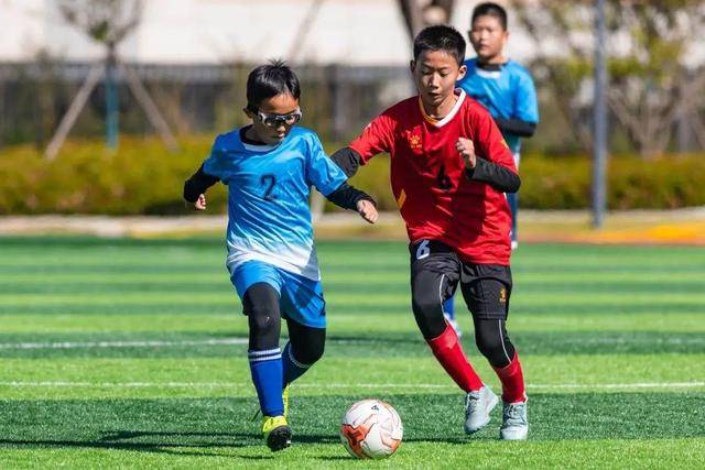 亚当斯42+10深圳险胜送吉林4连败 浙江胜天津